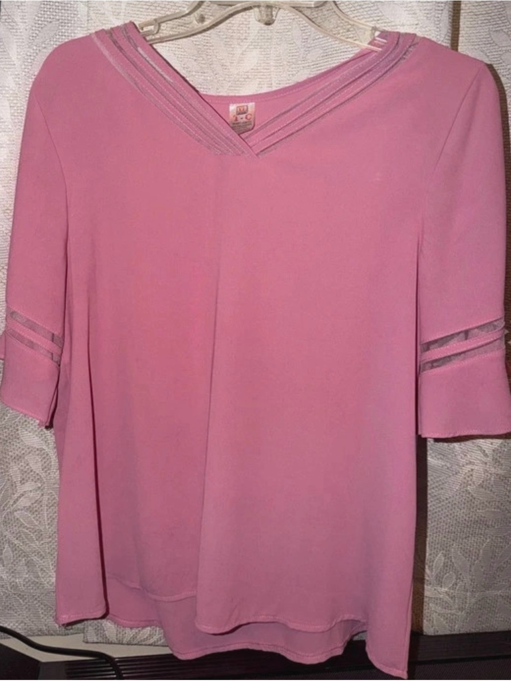 Women's Pink V-Neck Short Sleeve Top